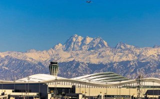新疆乌鲁木齐国际机场有何特色？