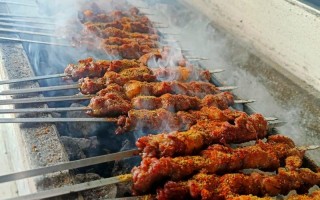 牡丹江新疆村羊肉串有何独特魅力？