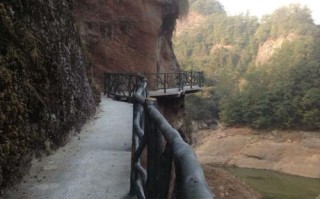 江西玻璃栈道施工单位哪家靠谱？