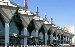 新疆鄯善县是否有飞机场？