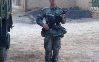 新疆库尔勒迎宾路武警守护什么？