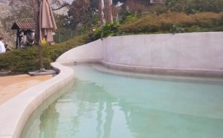 福建半山月温泉度假村有何独特魅力？