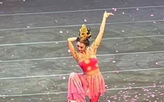 三亚丝路花雨，新疆人演绎何故事？