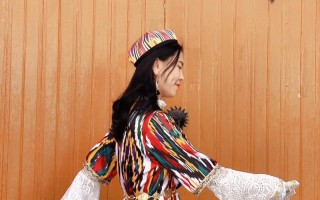 新疆8月穿什么衣服合适？