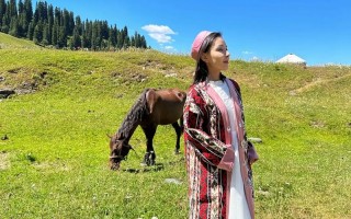 五月底新疆旅游穿什么衣服合适？