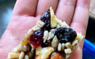 新疆切糕价格到底多少钱一斤？