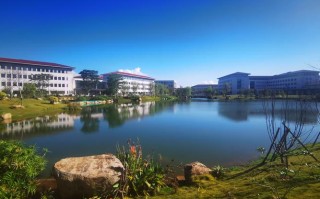 福建行政学院培训大楼有何特色？