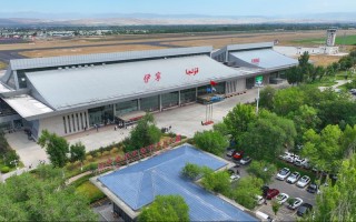 新疆离伊犁最近的机场是哪个？