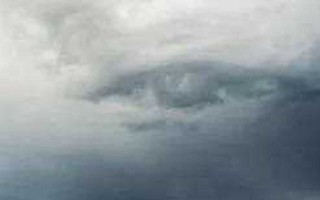 新疆巨型眼睛是天象奇观还是未知信号？