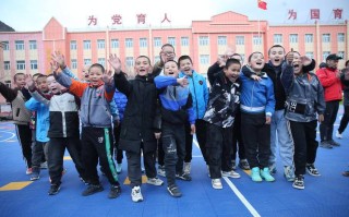 新疆学生图片大全包含哪些内容？