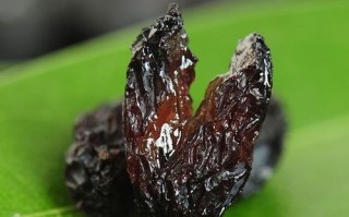 新疆黑加仑葡萄干有哪些功效？