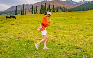 7月伊犁旅行，带什么衣服合适？