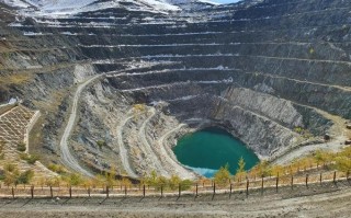 新疆可可托海三号矿坑藏着怎样的传奇？
