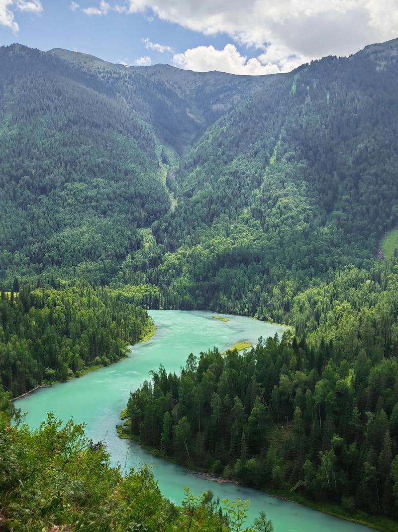 喀纳斯景区位于新疆哪里-第2张图片-花冠旅游服务 喀纳斯景区位于新疆哪里-第2张图片-花冠旅游服务