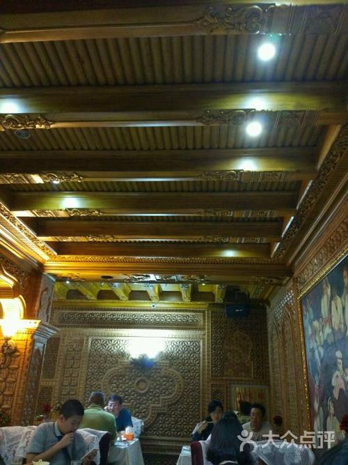 新疆麦西来甫民族宴会厅有何独特魅力？-第2张图片-花冠旅游服务