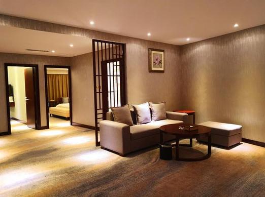 新疆库尔勒梨城花园酒店有何特色？-第2张图片-花冠旅游服务