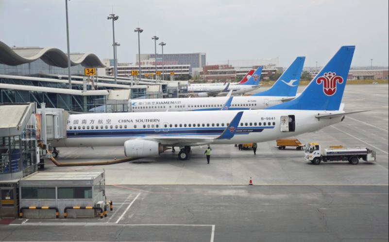 新疆乌鲁木齐地窝堡机场有何独特之处？-第2张图片-花冠旅游服务