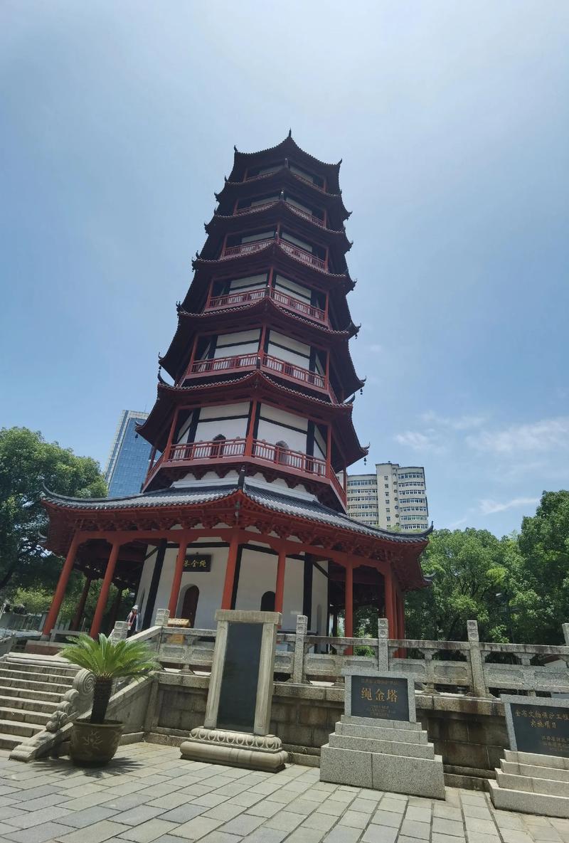 南昌市西湖区有何特色或亮点？-第2张图片-花冠旅游服务