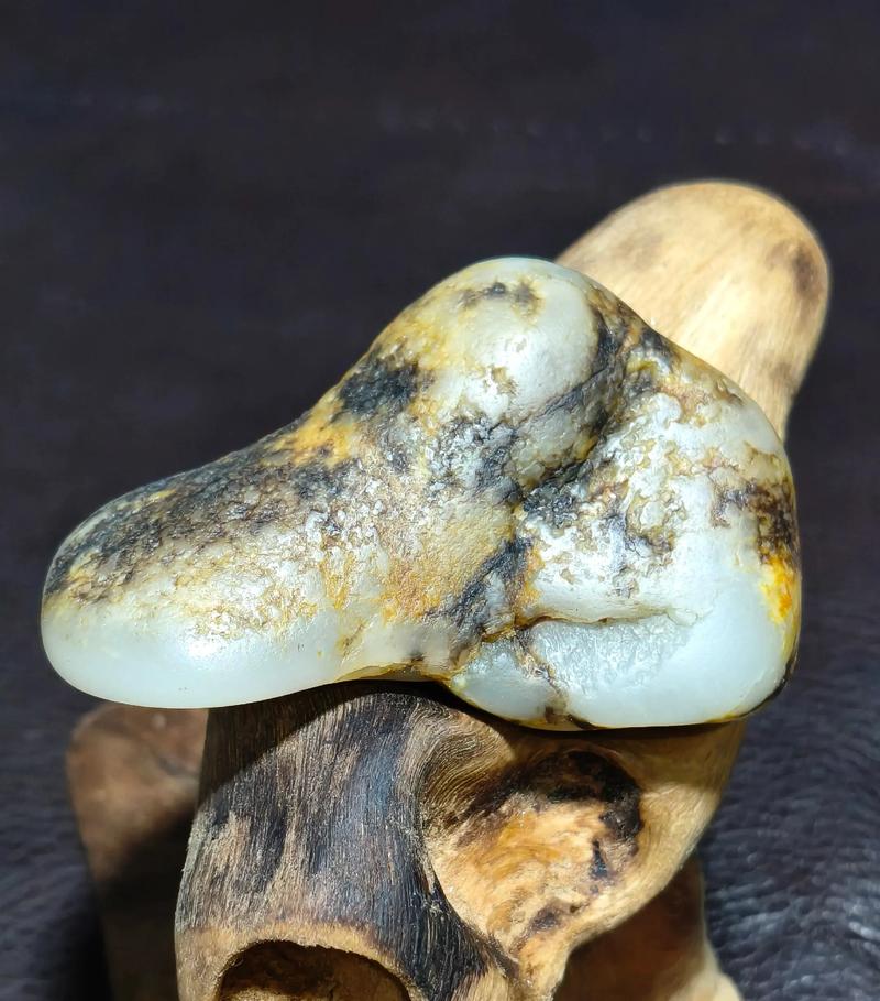 新疆石河子产和田玉吗？-第2张图片-花冠旅游服务