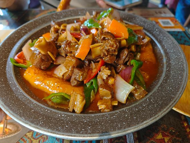 三亚弓月大酒店的新疆菜有何特色？-第3张图片-花冠旅游服务