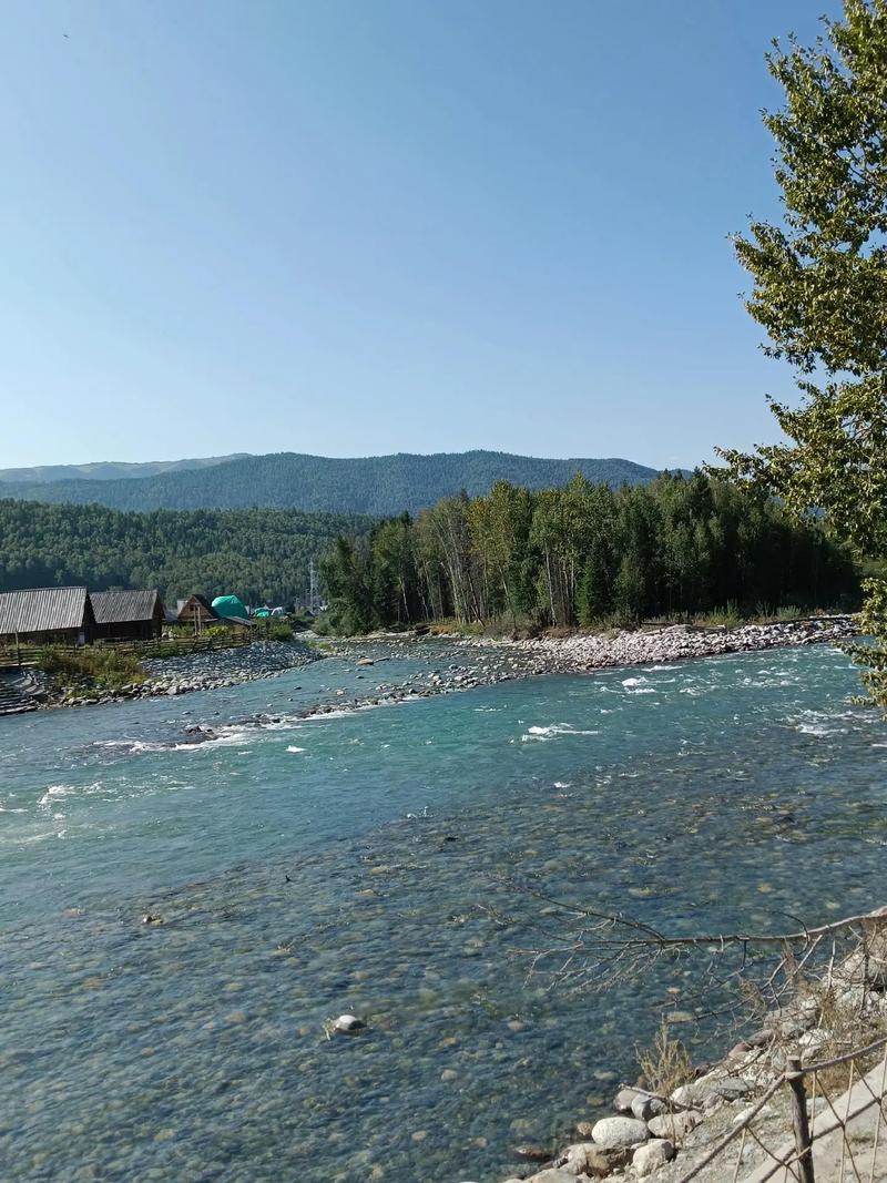 新疆北屯到禾木自助游怎么安排?-第1张图片-花冠旅游服务 新疆北屯到禾木自助游怎么安排?-第1张图片-花冠旅游服务