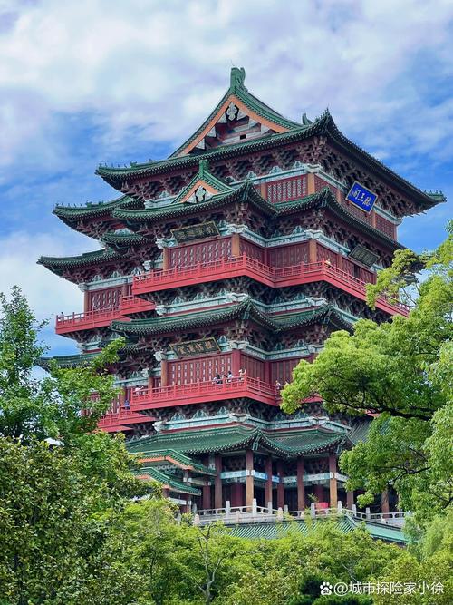 江西有哪些必打卡的景点?-第3张图片-花冠旅游服务 江西有哪些必打卡的景点?-第3张图片-花冠旅游服务