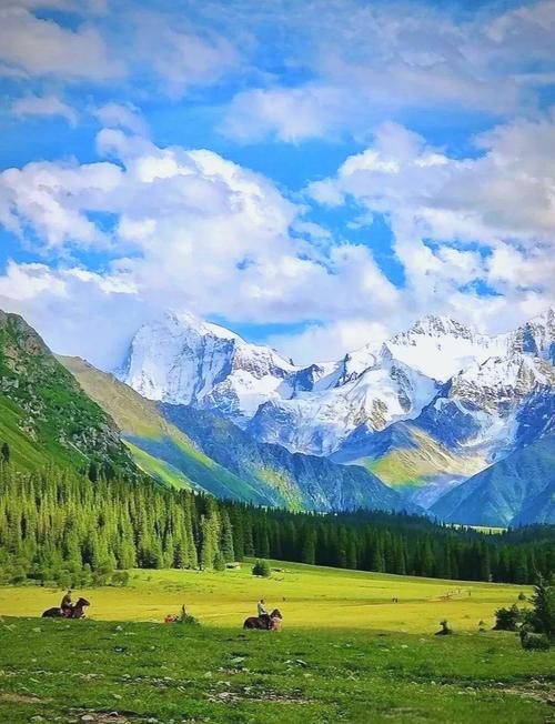 新疆6月去哪玩？这些地方千万别错过！-第2张图片-花冠旅游服务