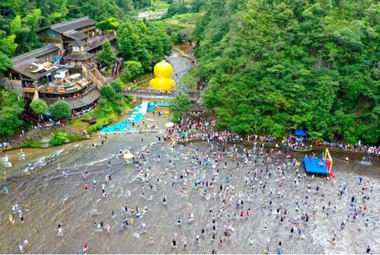 福建永安与白水洋有何独特魅力？-第1张图片-花冠旅游服务