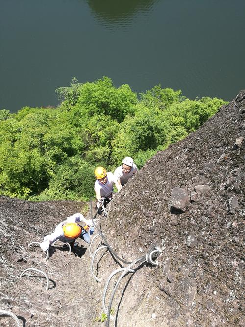 江西东浒寨飞拉达攀岩，新手能挑战吗？-第2张图片-花冠旅游服务
