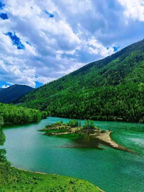 新疆阿勒泰有哪些必游景点？-第3张图片-花冠旅游服务