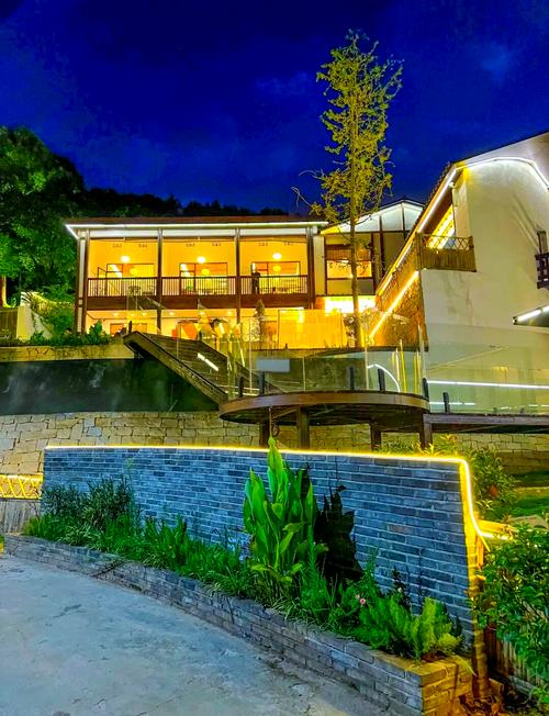 江西四季明月温泉酒店有何特色?-第2张图片-花冠旅游服务 江西四季明月温泉酒店有何特色?-第2张图片-花冠旅游服务