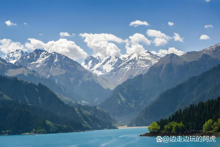 新疆周边有哪些必游景点？-第1张图片-花冠旅游服务