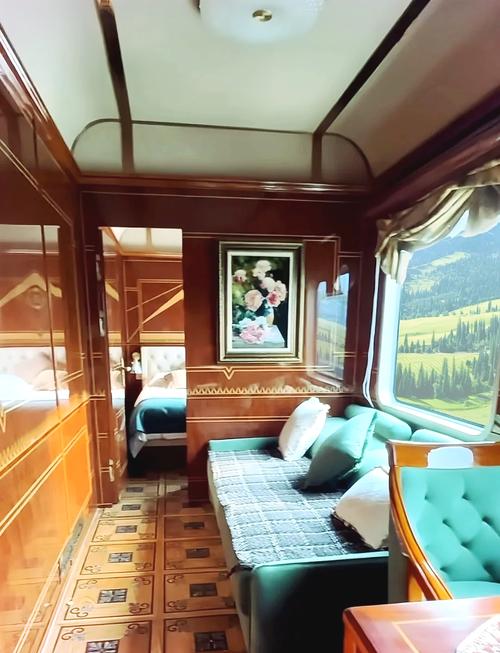 火车观景新疆，沿途风光有多惊艳？-第3张图片-花冠旅游服务