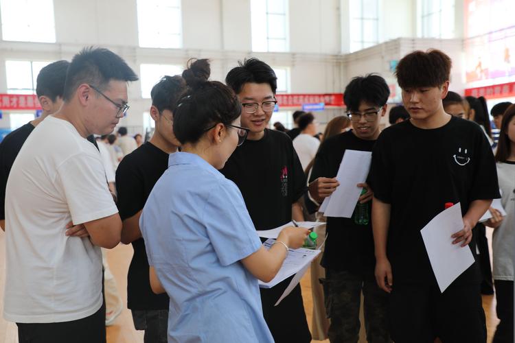 新疆化工技师培训学院有何特色？-第1张图片-花冠旅游服务