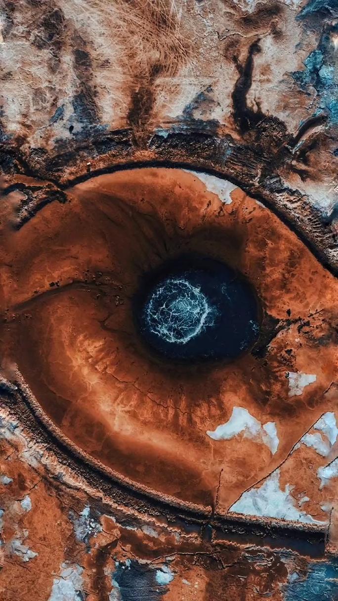 新疆巨型眼睛是天象奇观还是未知信号？-第3张图片-花冠旅游服务