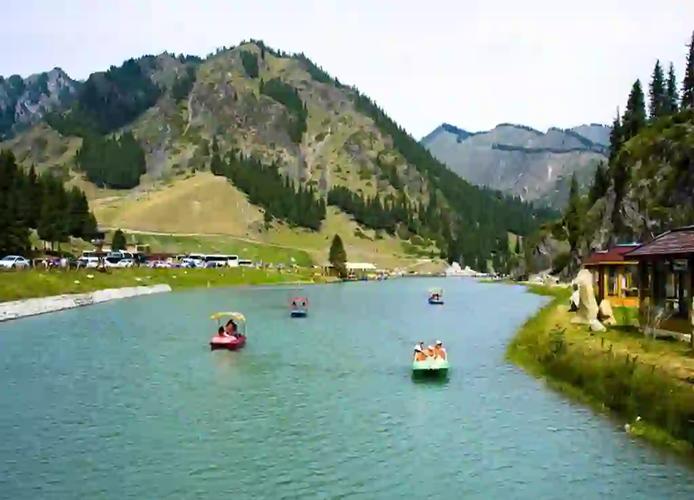 暑假新疆哪里最好玩？-第1张图片-花冠旅游服务