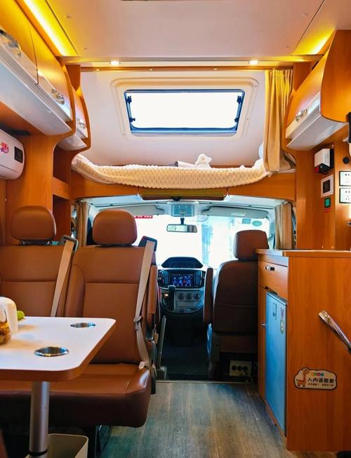 新疆旅行家房车俱乐部，房车旅行怎么玩？-第2张图片-花冠旅游服务