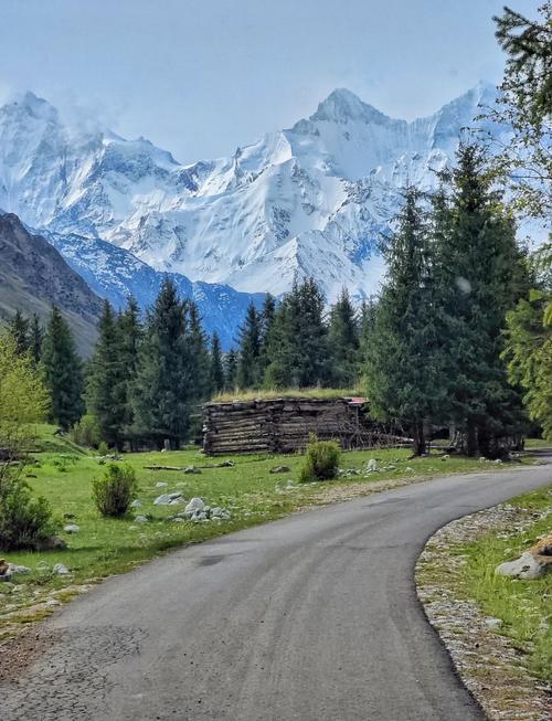 新疆旅游最佳季节是几月？-第2张图片-花冠旅游服务
