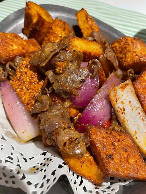 楼兰故事餐厅，新疆味儿里藏着什么秘密？-第3张图片-花冠旅游服务