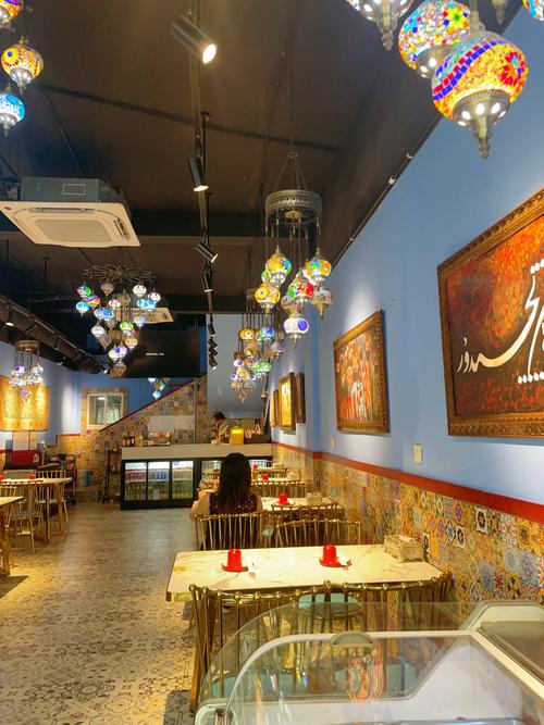 乌鲁木齐主题餐厅有何独特风情？-第2张图片-花冠旅游服务