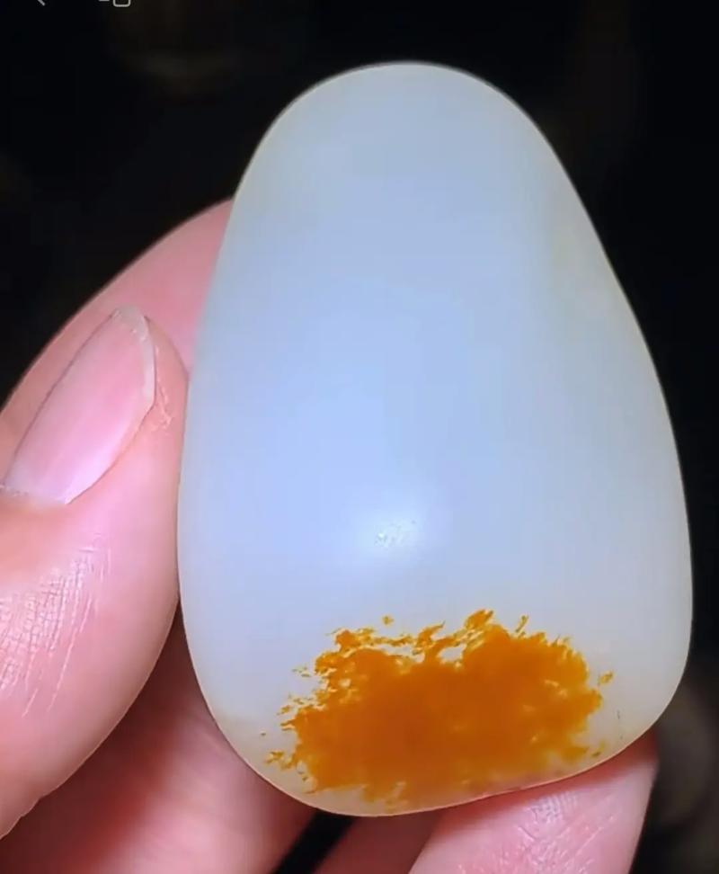 新疆和田玉哪里能买到?-第1张图片-花冠旅游服务 新疆和田玉哪里能买到?-第1张图片-花冠旅游服务