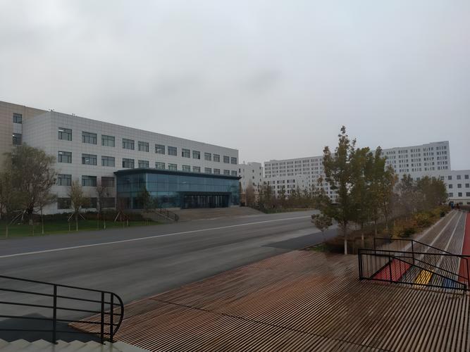 新疆乌鲁木齐科信学院是一所怎样的高校?-第1张图片-花冠旅游服务 新疆乌鲁木齐科信学院是一所怎样的高校?-第1张图片-花冠旅游服务