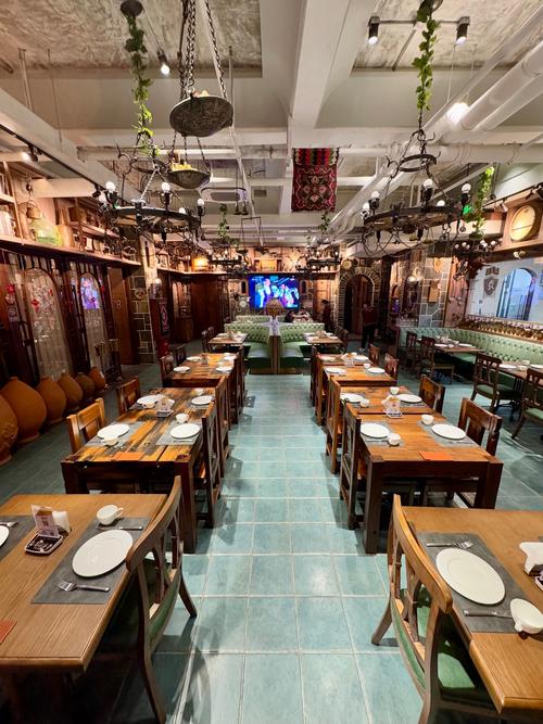 乌鲁木齐特色饭店有哪些招牌美食?-第2张图片-花冠旅游服务 乌鲁木齐特色饭店有哪些招牌美食?-第2张图片-花冠旅游服务