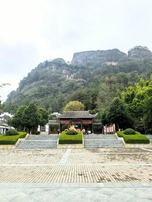 福建连城冠豸山有何独特之处？-第1张图片-花冠旅游服务