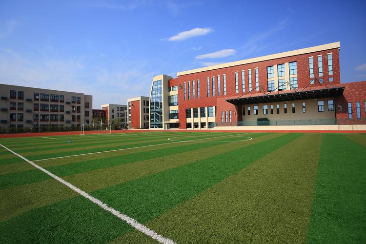 新疆昌吉龙翔双语学校有何特色？-第2张图片-花冠旅游服务