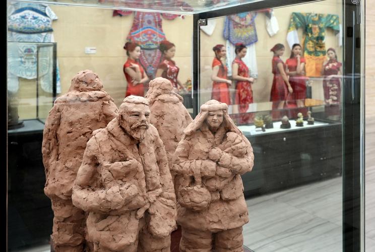 新疆民间艺术有哪些瑰宝？-第1张图片-花冠旅游服务