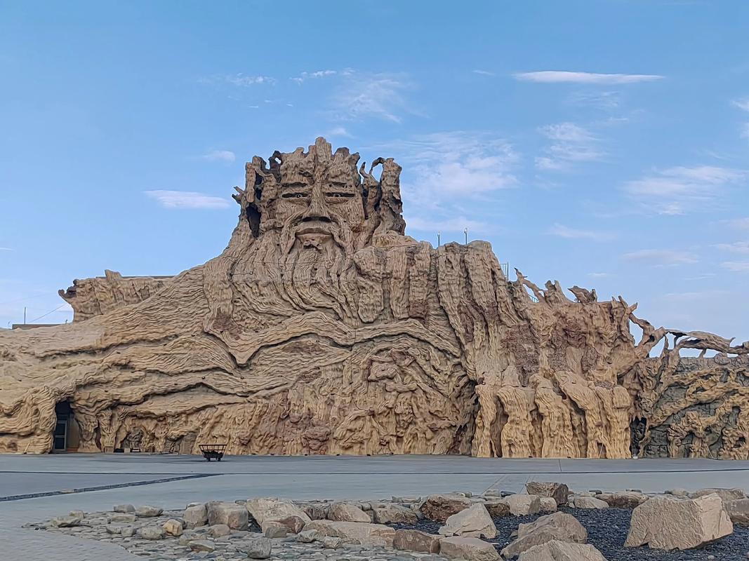 淖毛湖镇在新疆哈密有何独特之处？-第1张图片-花冠旅游服务