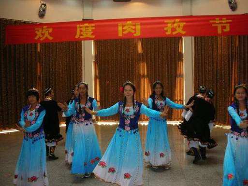 新疆2025年肉孜节有何特别安排？-第3张图片-花冠旅游服务