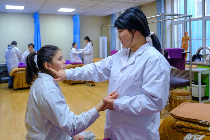 新疆商贸经济学校有何特色与优势？-第3张图片-花冠旅游服务