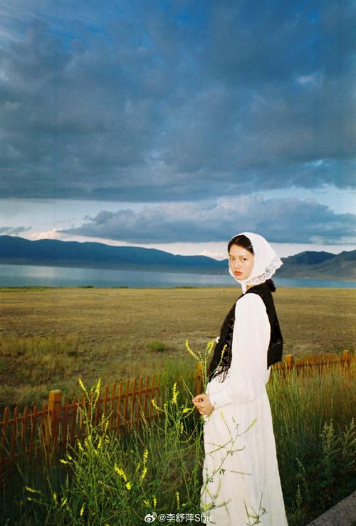 8月新疆穿什么衣服？温度与穿搭指南-第3张图片-花冠旅游服务